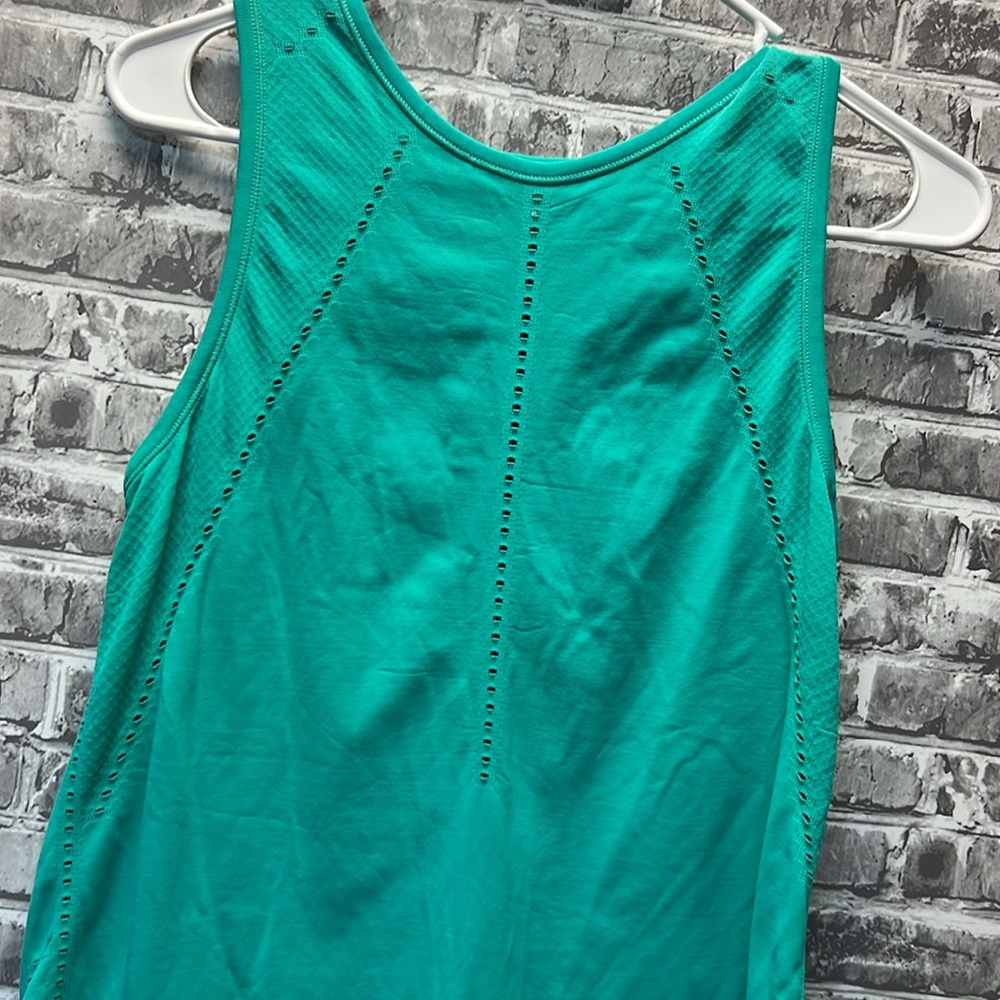 Athleta top - Picture 3 of 10